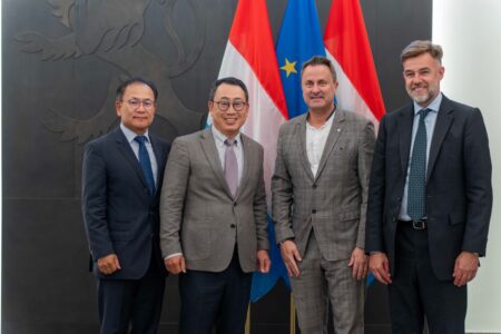 Min Yong Ha, Chief Development Officer of SKT ; Young Sang Ryu, President and CEO of SKT ; Xavier Bettel, Prime minister and minister for Communications and Media ; Franz Fayot, minister of the Economy sign memorandum of understanding on quantum technologies